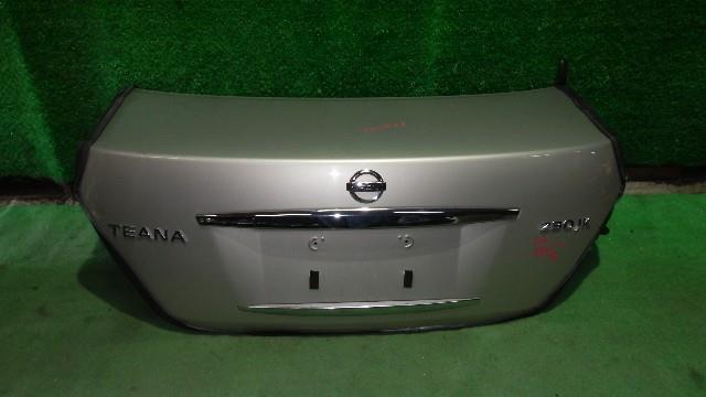 Крышка багажника Nissan Teana