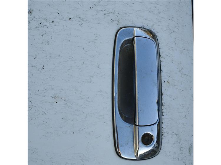 Дверь Тойота Краун в Москве 94144